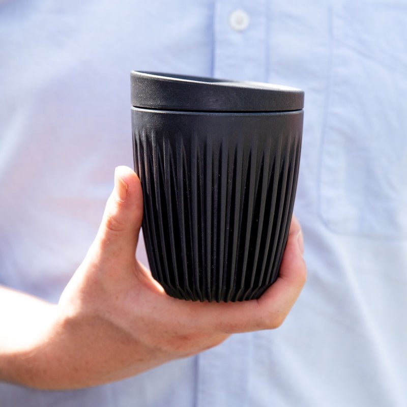 HUSKEE CUP &amp; LID CHARCOAL - RETAIL PACKAGING 12OZ/36CL - SOLD IN SINGLES - Choose Coffee