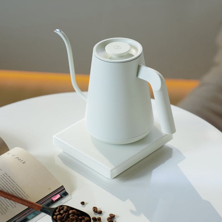 TIMEMORE FISH SMART PRO ELECTRIC POUR OVER KETTLE - WHITE 900ML - Choose Coffee